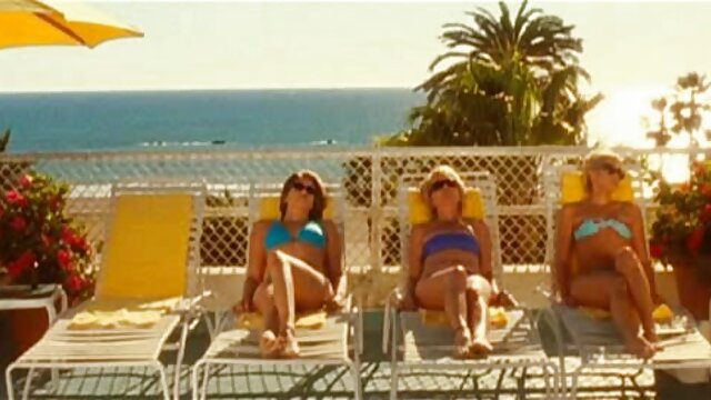 Une vieille films adultes streaming tante qui devient l'amant d'un cousin.