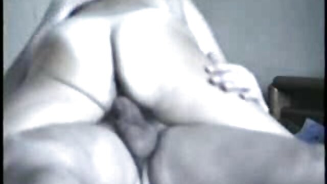 Les modèles Porno site film adulte n'hésitent pas à baiser dans la rue.