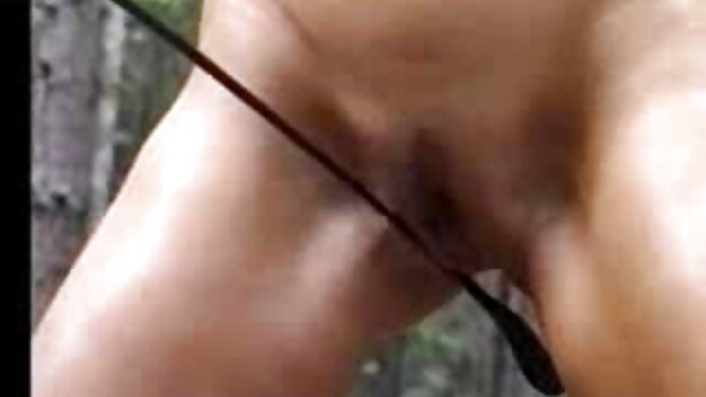 Nu porno modèle promenades dans jeux pour adulte porno les rues de la ville