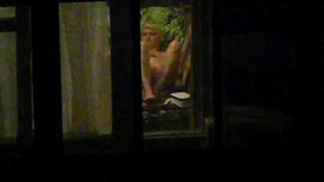 Délicieux milf video porno adulte blonde avec de gros seins.
